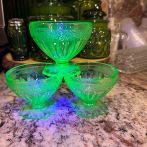 Vintage Depression Glass Uranium Glass